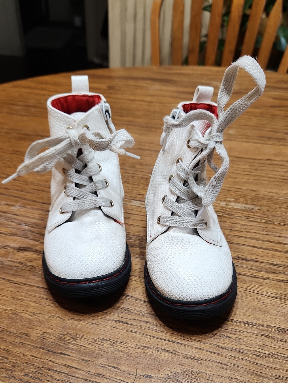 Bota Pablosky White Ankle Boots Size 26